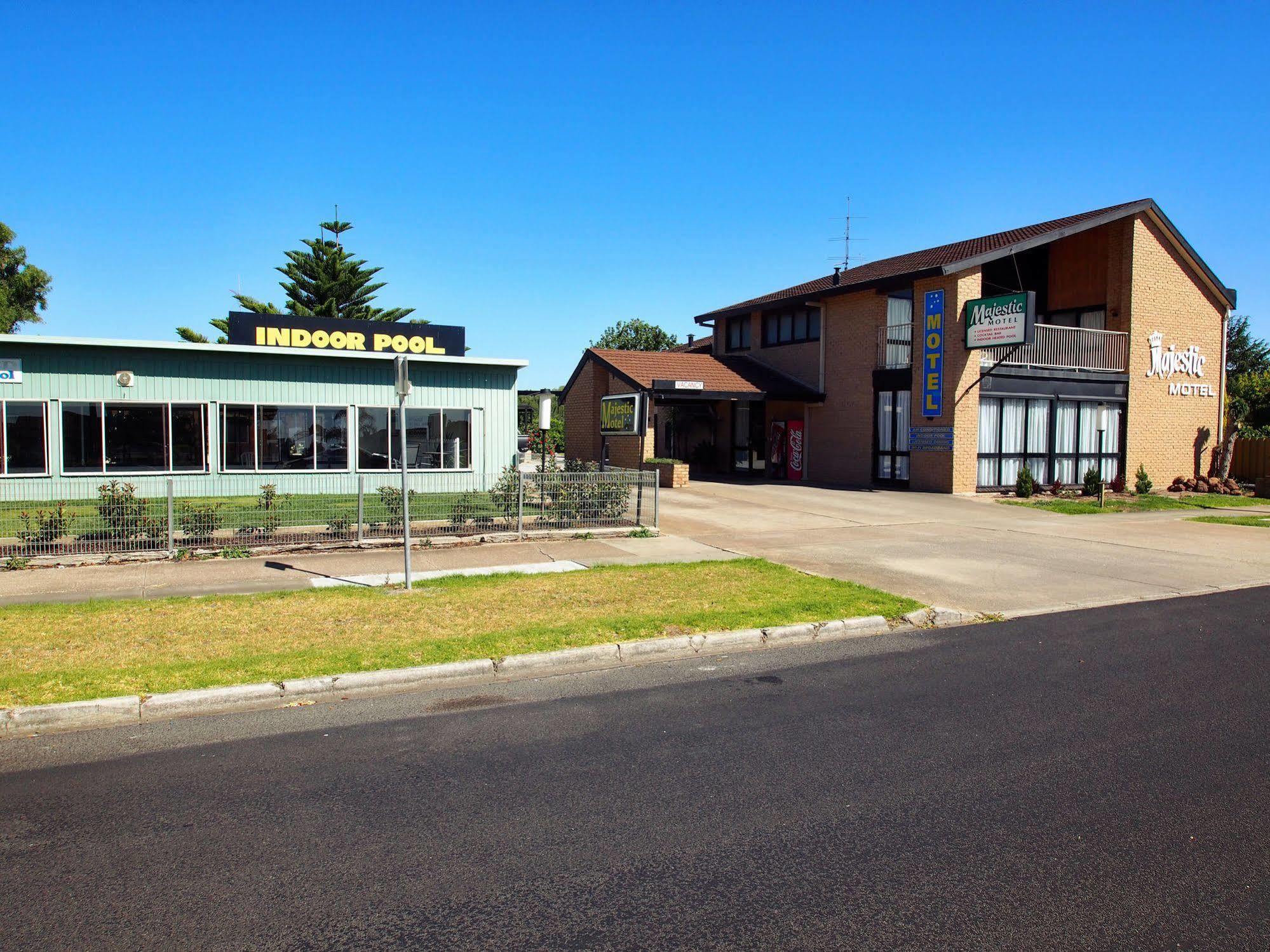 Majestic Motel Horsham Exteriér fotografie